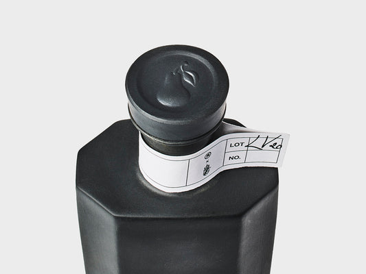 Williamsbirne Reisetbauer x Nymphenburg Flasche | 2053 | schwarz biskuit glasiert