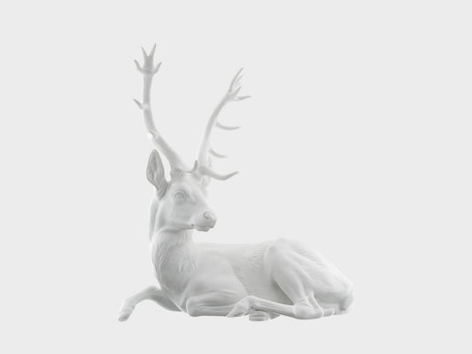 Hirsch liegend