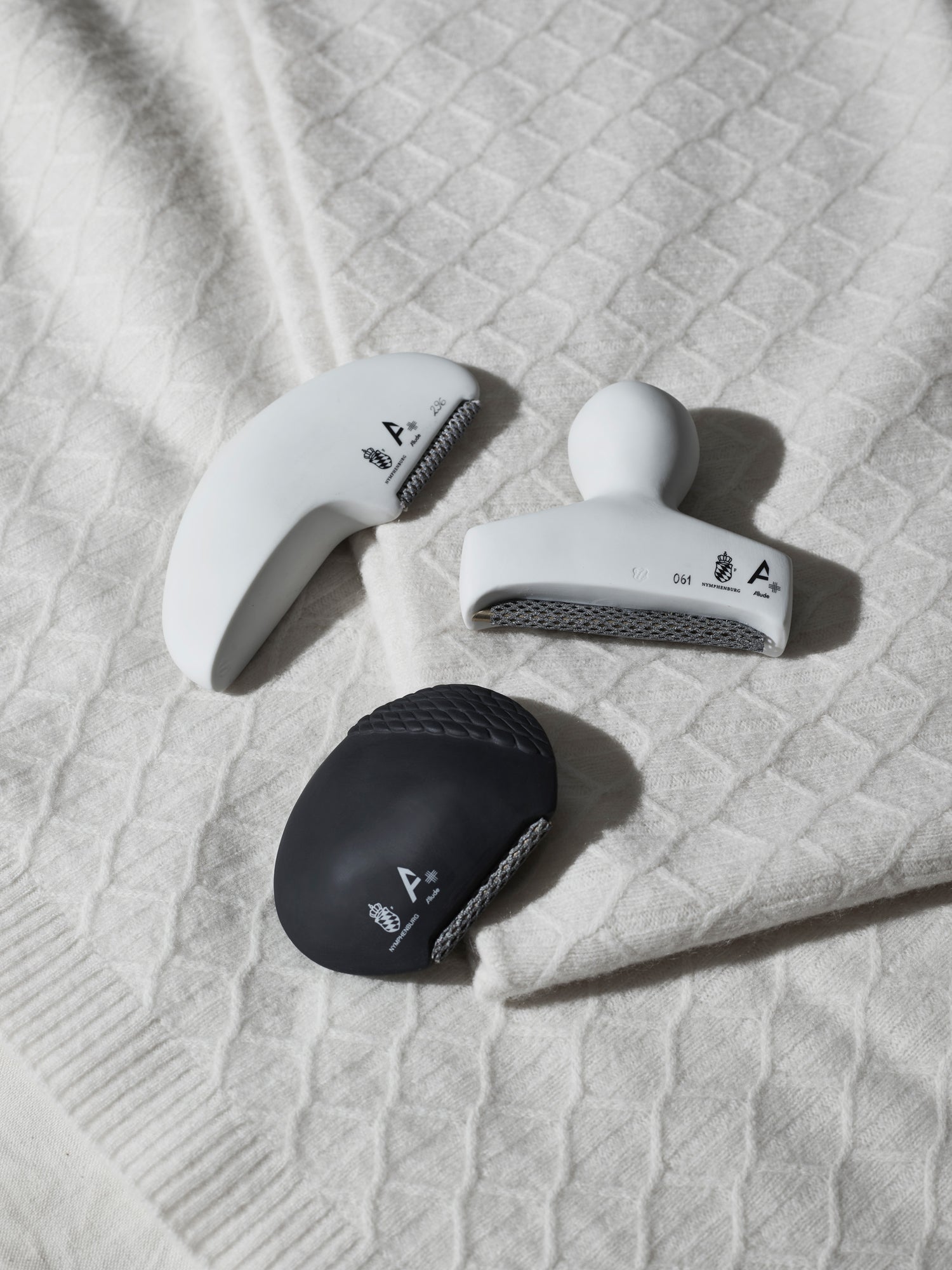 allude-cashmere-comb-family