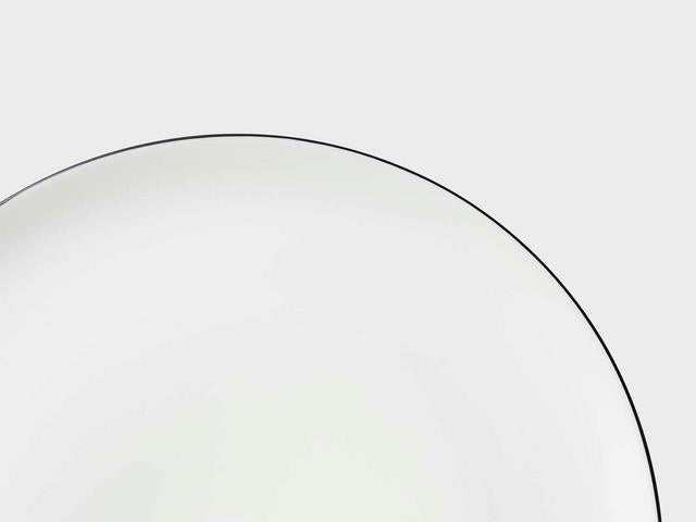 Plate Coupe | Lotos | Black colour rim | 19 cm