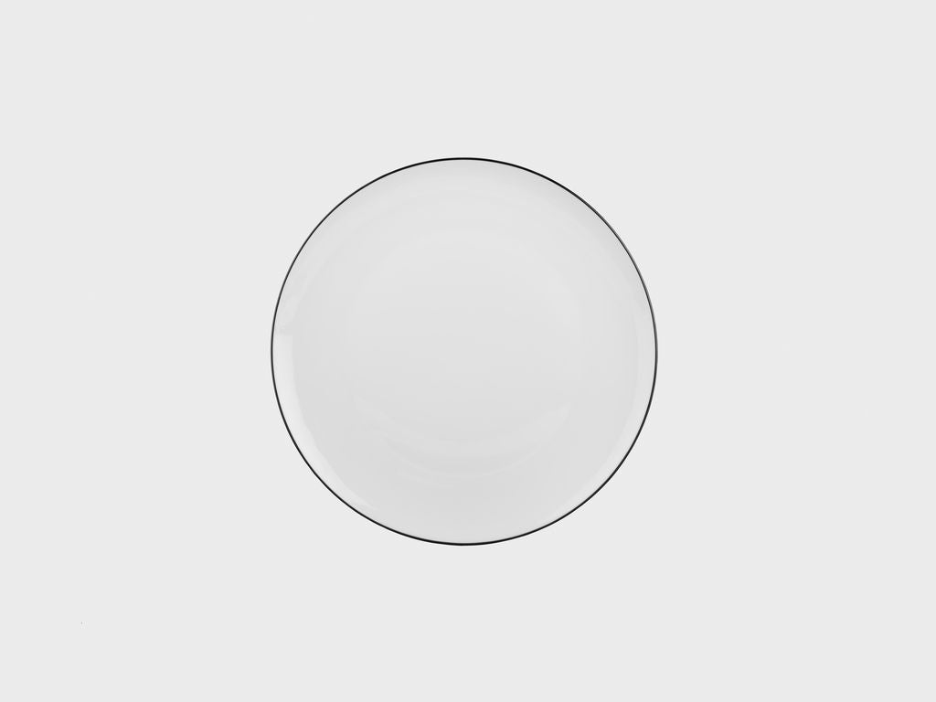 Plate Coupe | Lotos | Black colour rim | 19 cm