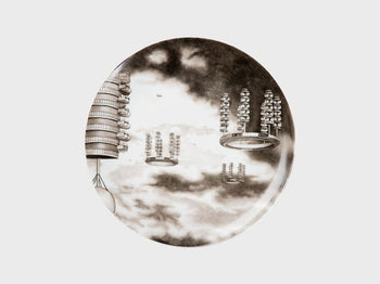 Teller "Die fliegende Stadt"
Plate "Flying City"